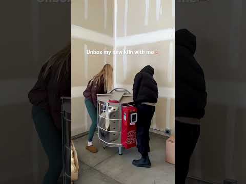 Unboxing my new Skutt Km-1027 kiln with touchscreen✨